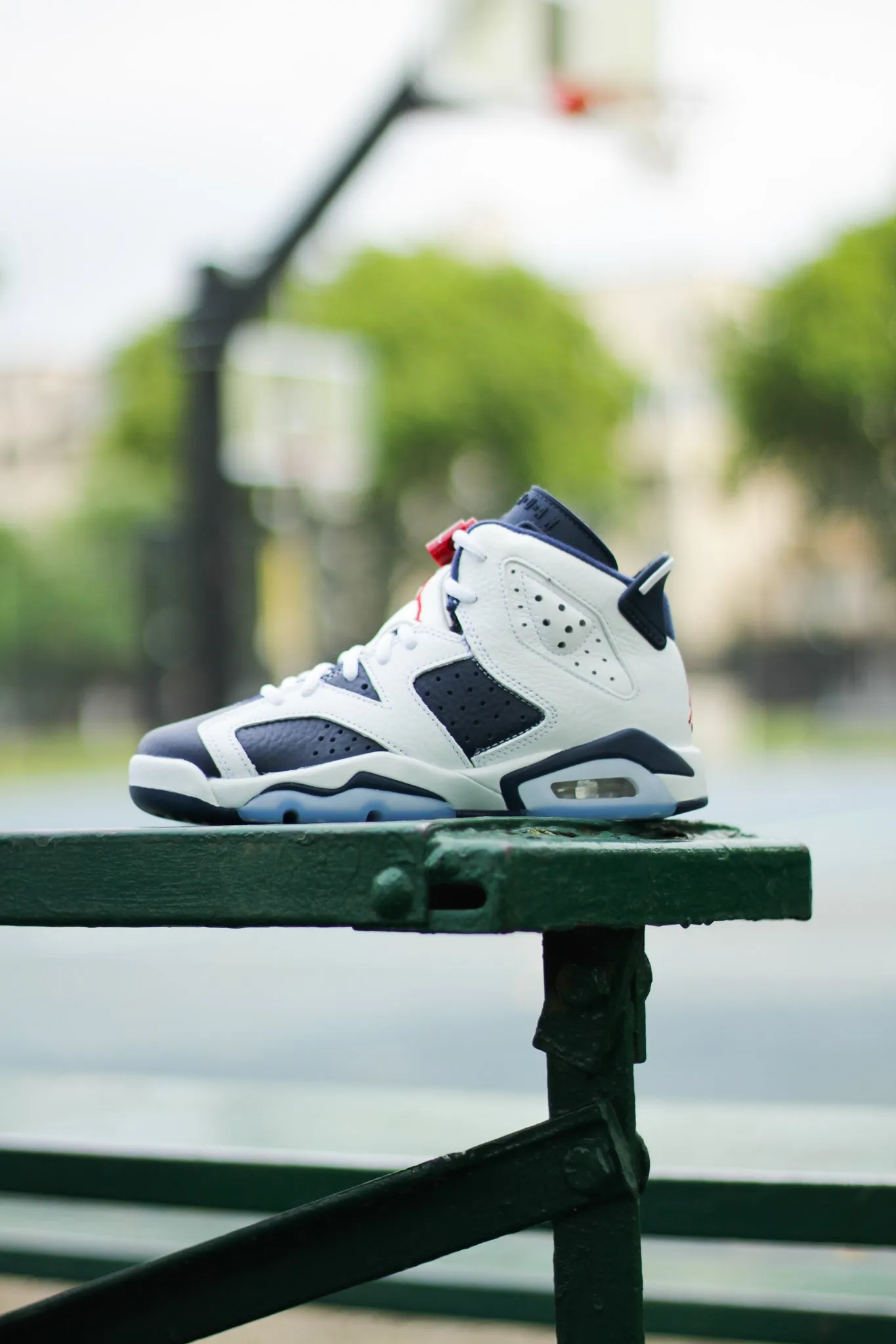 AIR JORDAN 6 RETRO (GS) "WHITE/MIDNIGHT NAVY"