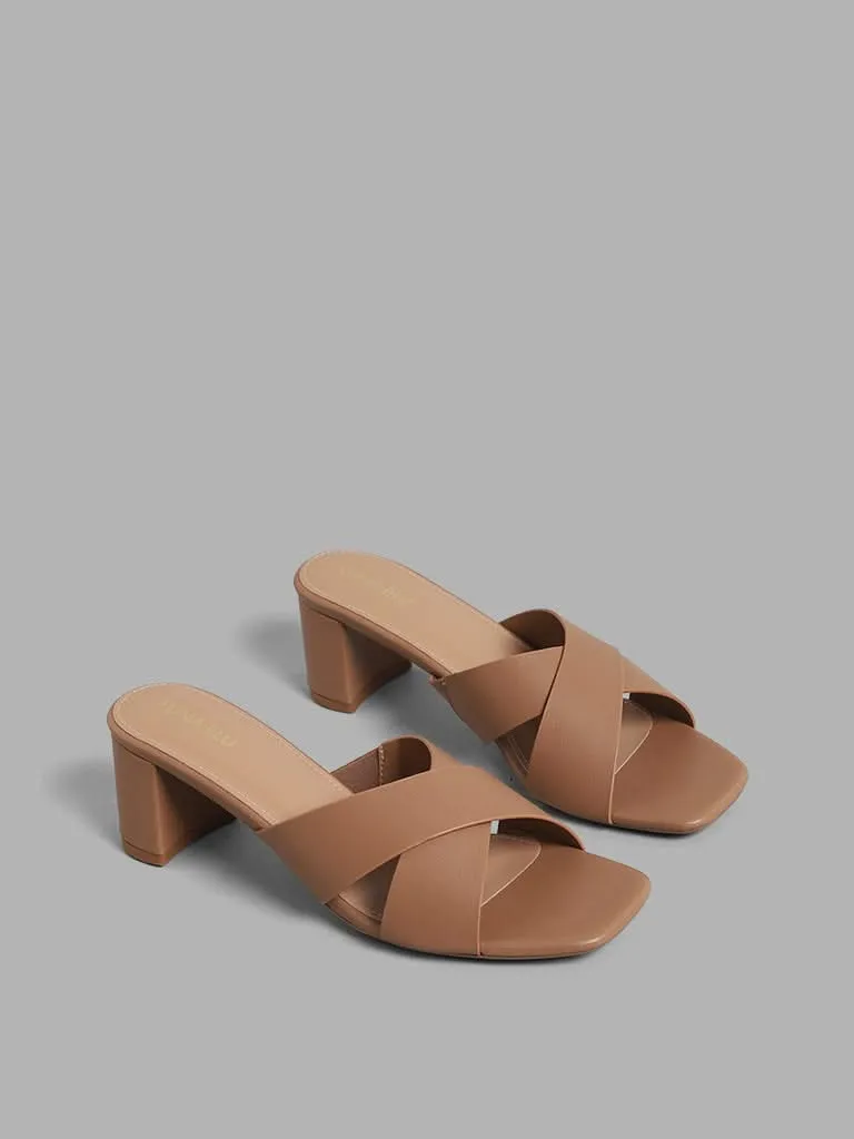 LUNA BLU Tan Brown Criss-Cross Block Sandals