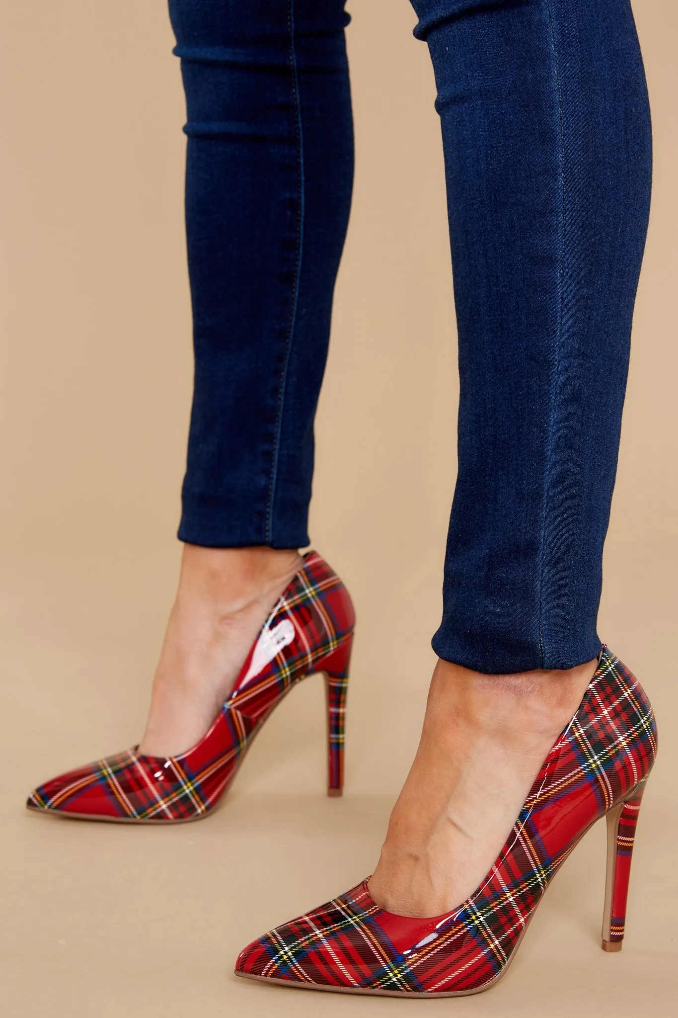 Mistletoe Kisses Red Plaid Pointed Pumps