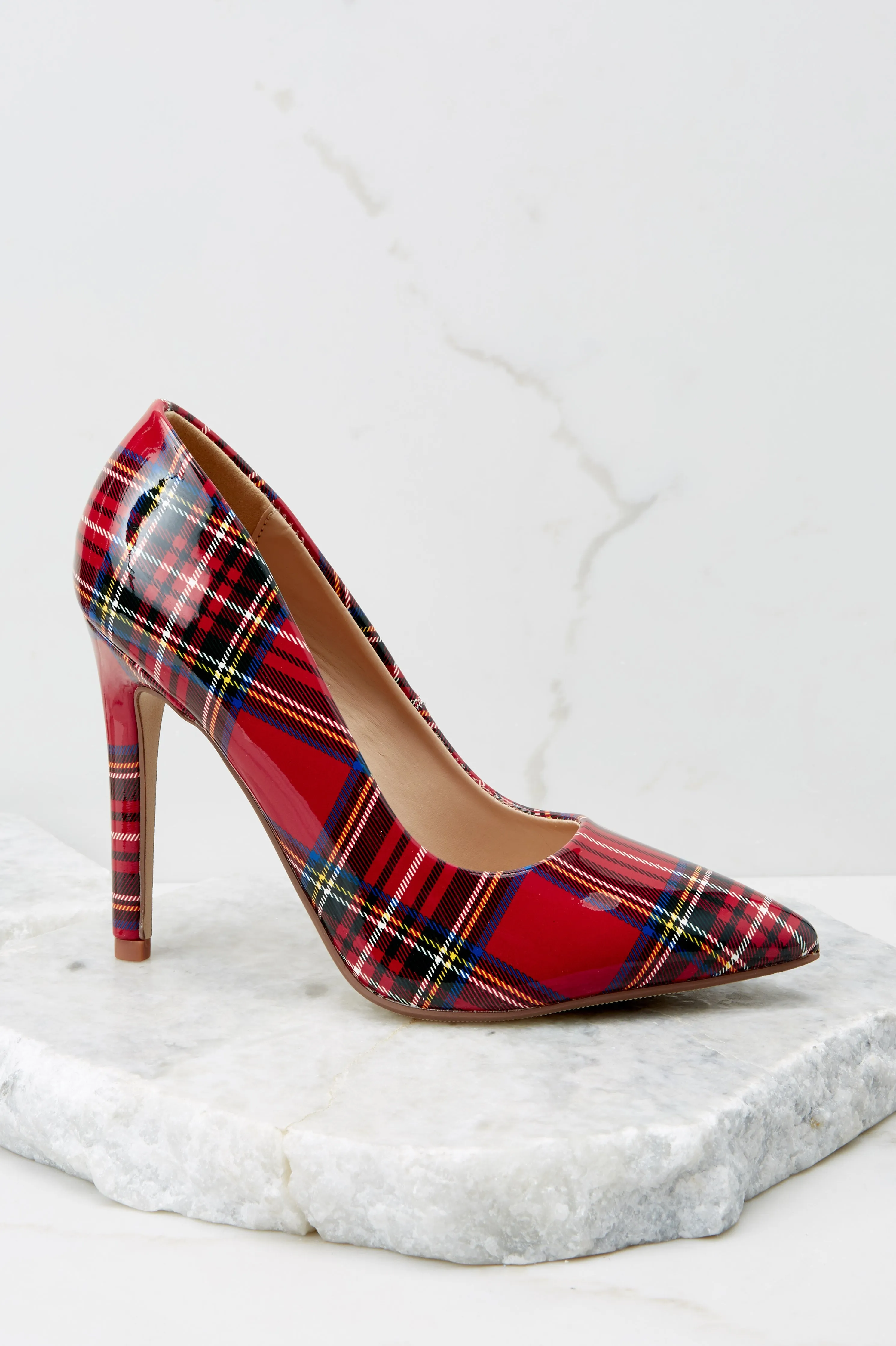 Mistletoe Kisses Red Plaid Pointed Pumps